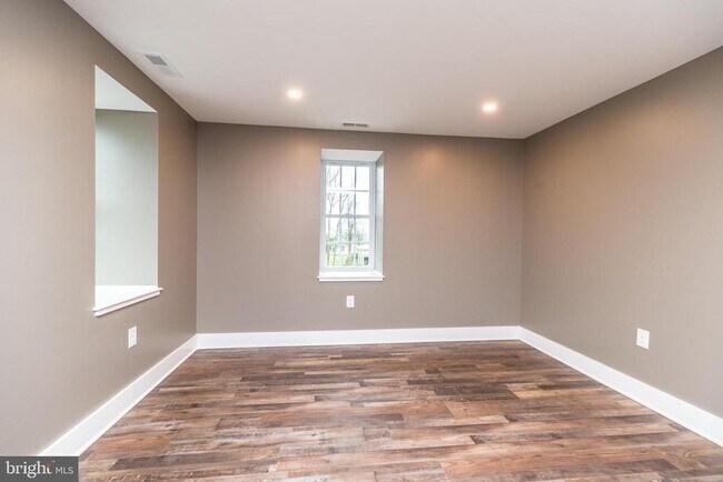 Building Photo - 4844 Old Easton Rd