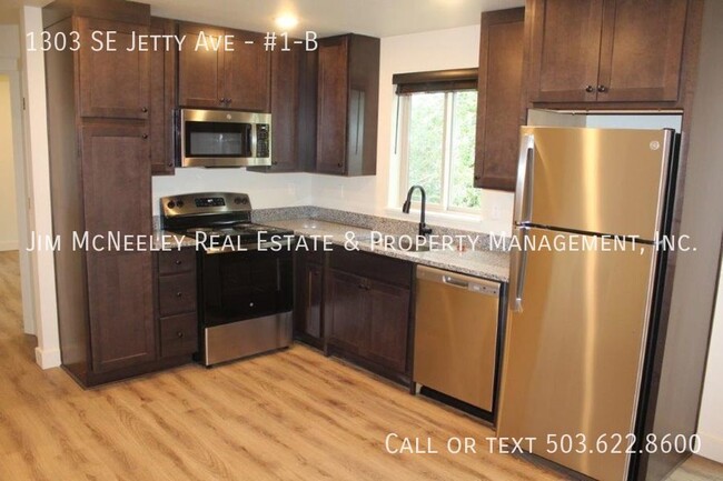 Building Photo - Lower level 2 bed/ 1 bath with 1 Assigned ...