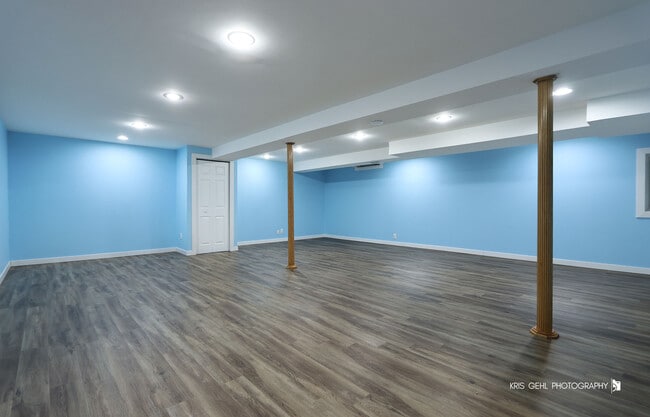 Building Photo - 605 W Gilbert Rd