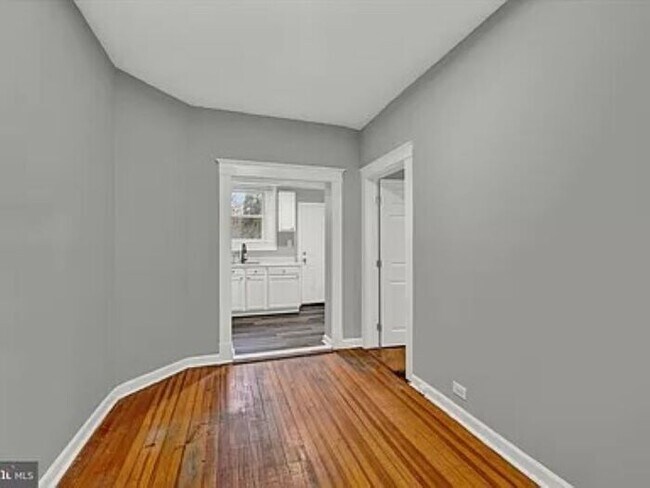 Building Photo - 818 E 35th St
