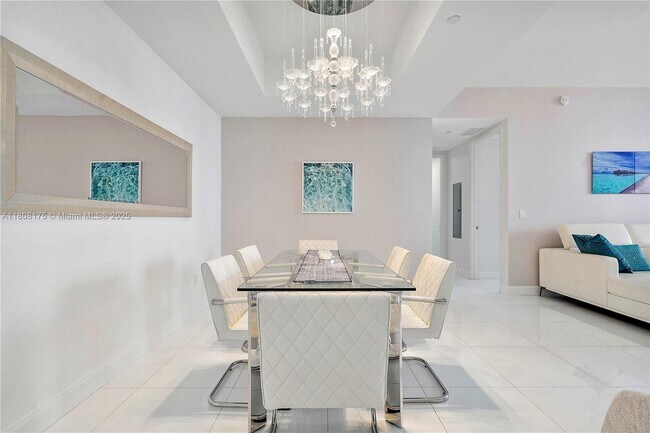 Building Photo - 15811 Collins Ave