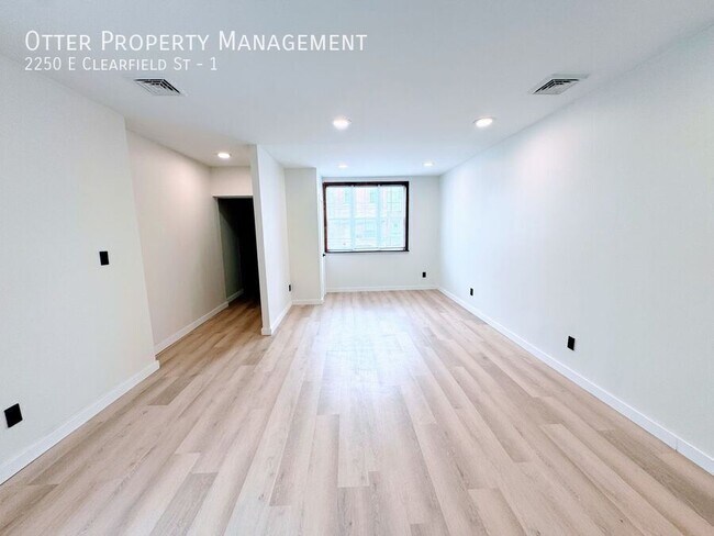 Building Photo - 2250 E Clearfield St