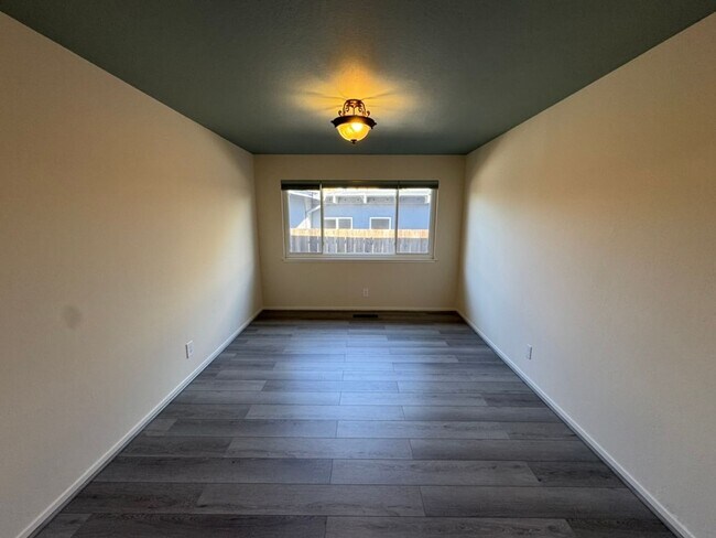 Building Photo - Beautifully Updated 3-Bedroom Home – First...