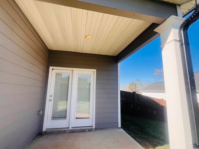 Building Photo - 118 Alton Tucker Sr. Boulevard