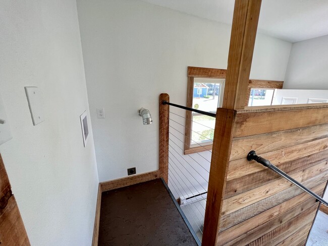 Building Photo - 424 S 29th St