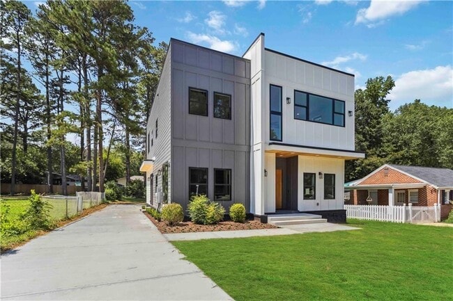 Building Photo - 1554 Columbia Cir