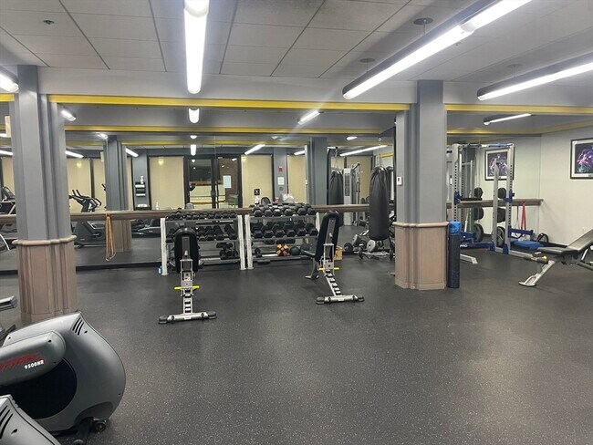 Building Photo - 357 Commercial St