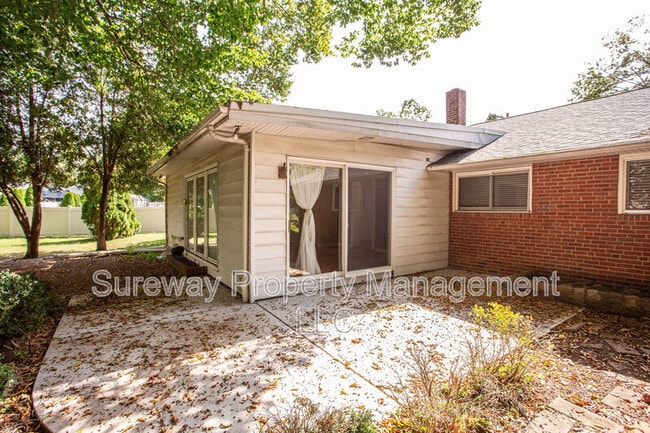 Building Photo - 104 Buckner Ave
