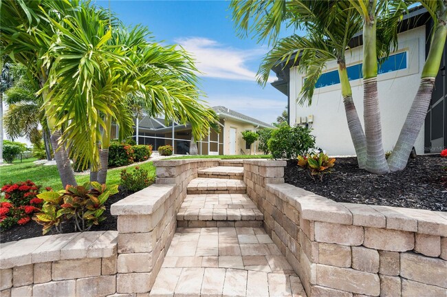 Building Photo - Waterfront home in South Gulf Cove.