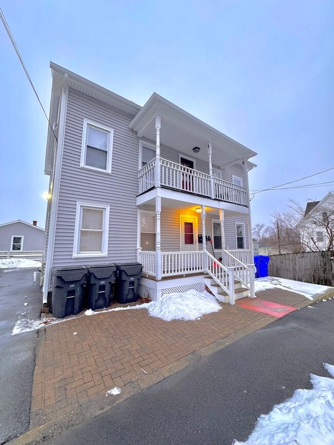 Building Photo - 7-9 Spring St