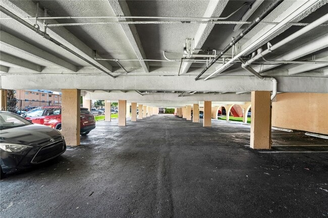 Building Photo - 1305 W 53rd St