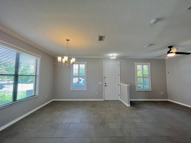 Building Photo - Hunter's Creek - 3 Bedroom, 2.5 Bathroom T...