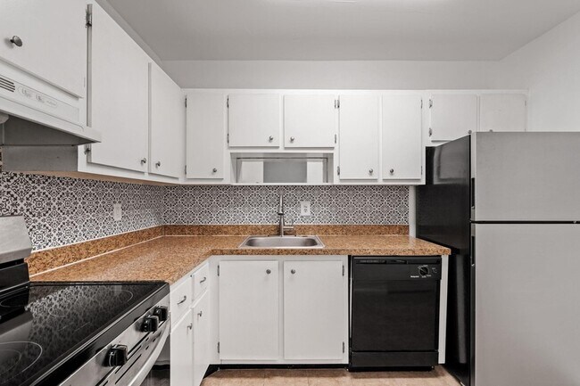 Building Photo - 7831 SW 56th St