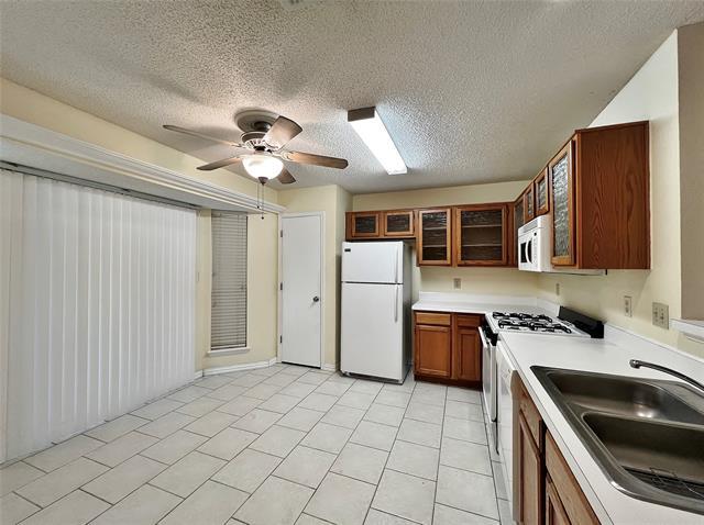 Building Photo - 4944 Shady Oak Trail
