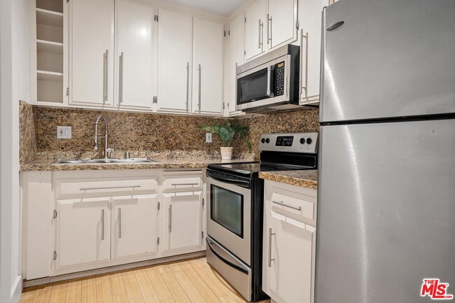 Building Photo - 11959 Dorothy St