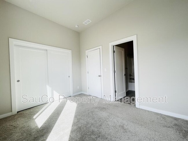 Building Photo - 17153 SW Woodpecker Ln