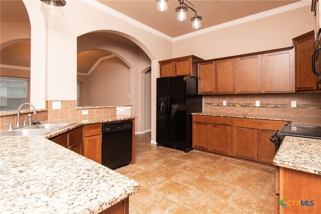 Building Photo - 704 W Gemini Ln