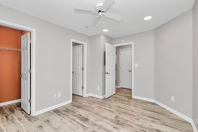 Building Photo - Bright 2BD/2BA Tennis Villa at Lake Norman!