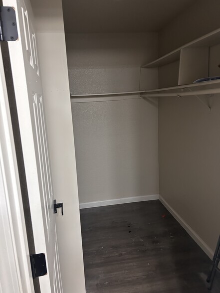 Walk in Closet - 1421 Hood Rd