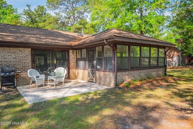Building Photo - 37 Calabash Dr