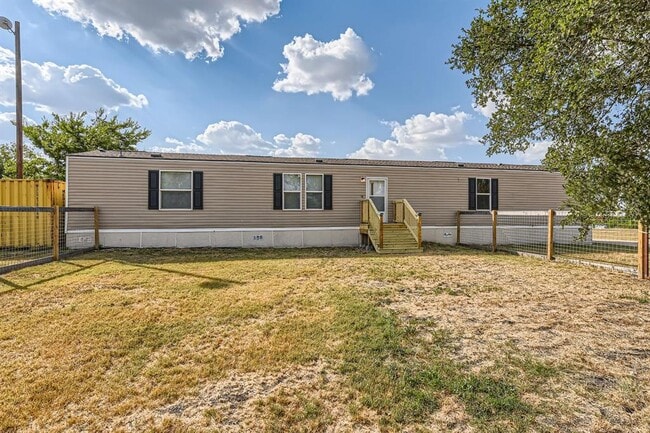 Building Photo - 517 Crossroads Dr