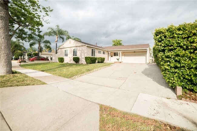 Building Photo - 2958 Gramercy St