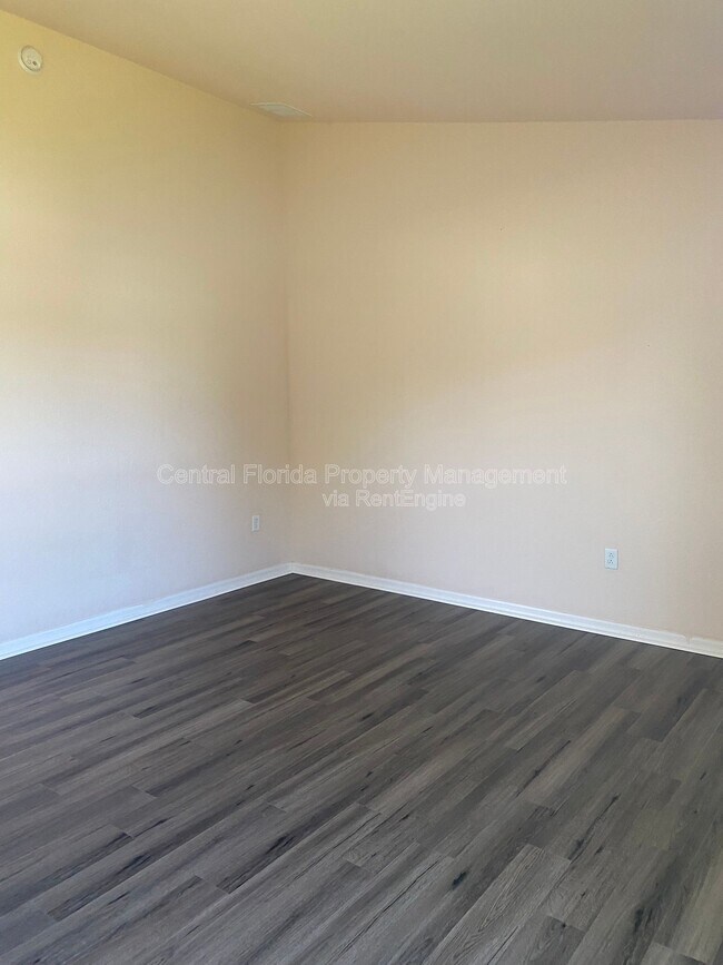 Building Photo - 250 Highland Meadows Ct