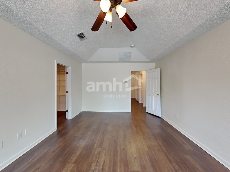 Building Photo - 766 Martin Lakes Dr E