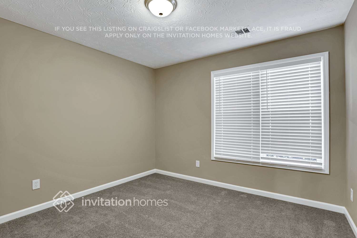 Building Photo - 907 Koala St