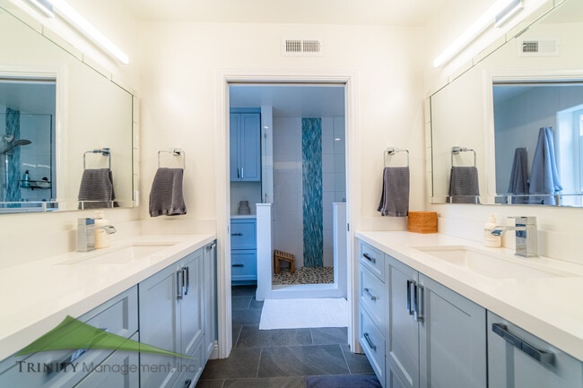 Building Photo - 567 Forrest Bluff