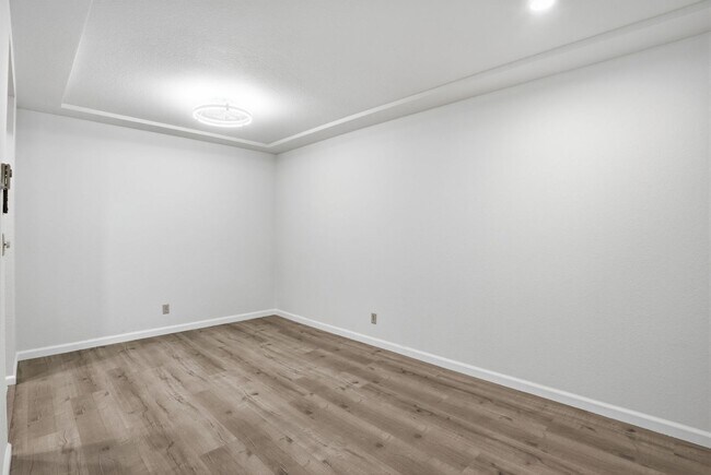 Building Photo - 2 bedroom 2 bath condo located at 406 W. Charleston Rd, Palo Alto 94301