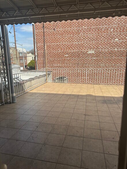 Building Photo - 4303 Broadway