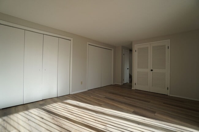 Building Photo - 6727 Dale Rd