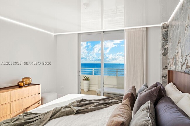 Building Photo - 5555 Collins Ave