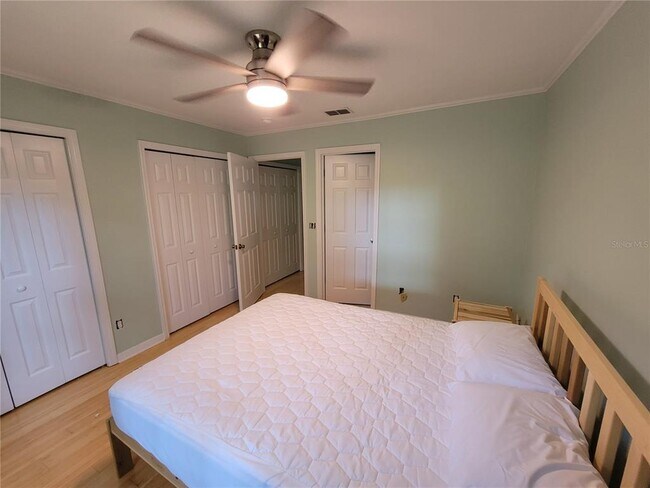 Building Photo - 2070 SW 42nd Ln