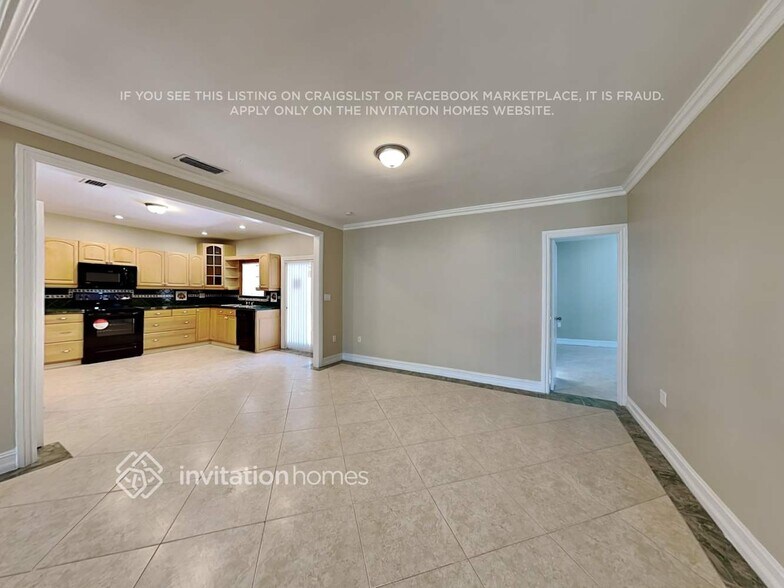 Building Photo - 10840 SW 32nd St