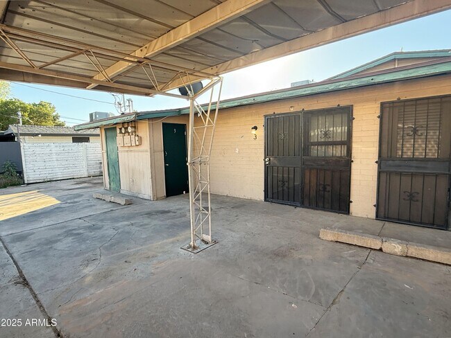 Building Photo - 4719 N 15th Ave