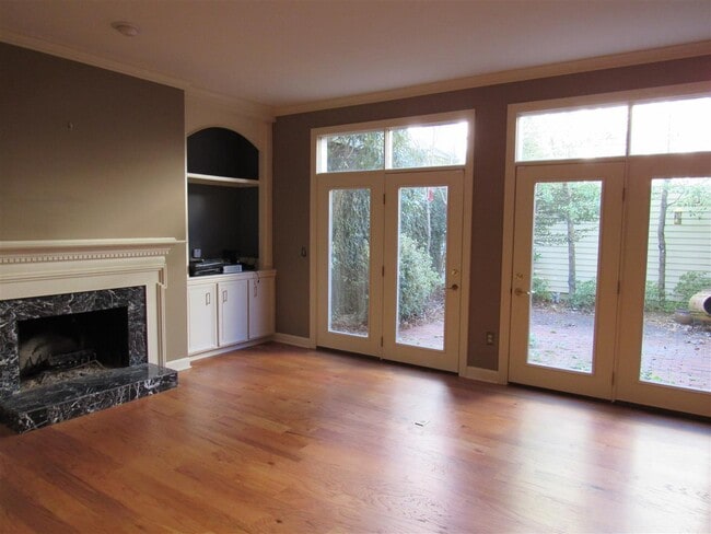 Building Photo - 255 Eastbrooke St