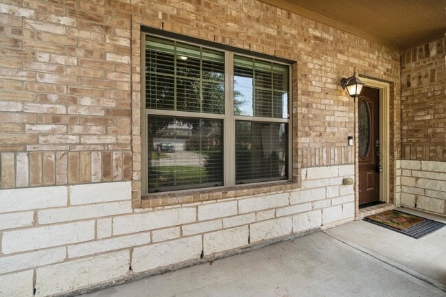 Building Photo - 28434 Lockeridge Creek Dr