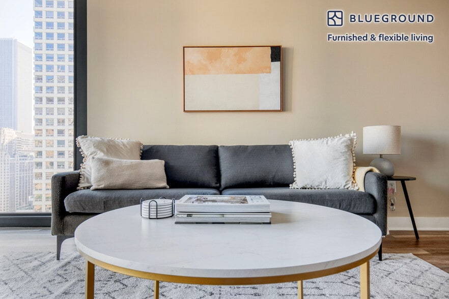 Building Photo - 505 N State St