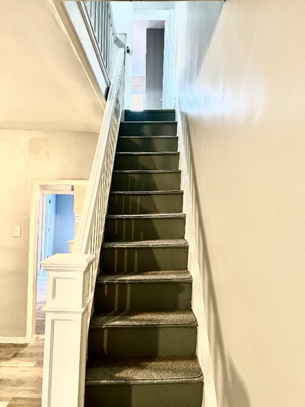 Building Photo - 1941 N Stanley St