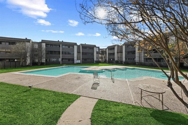 Building Photo - 3085 Walnut Bend Ln