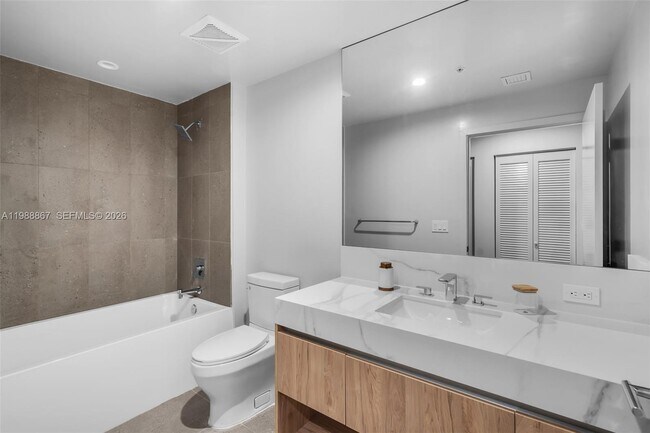 Building Photo - 601 N Miami Ave