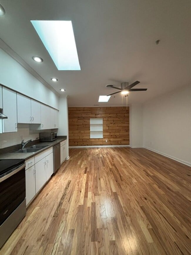 Building Photo - Main Street Apartments