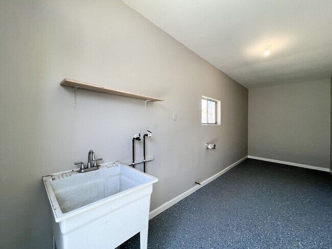 Building Photo - Newly Remodeled Two Bedroom Napa House