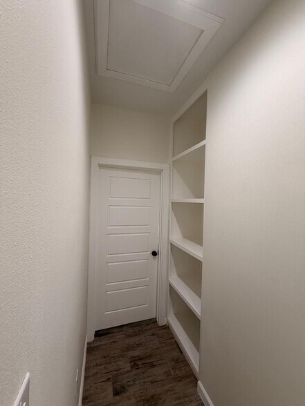 Building Photo - 487 Arboleda Ln