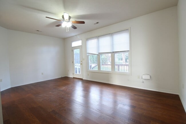 Building Photo - 3-Bedroom Townhome with Bonus Room, Large Deck and Garage!