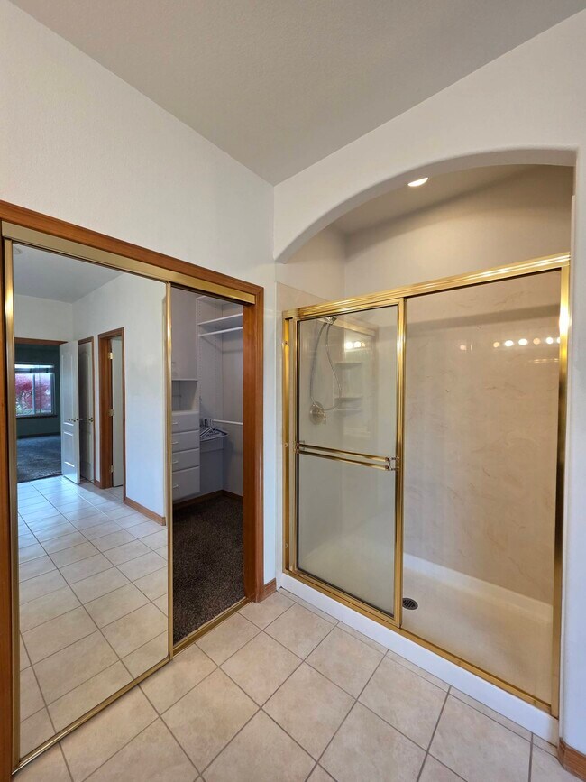 Building Photo - 3493 Hanstead St