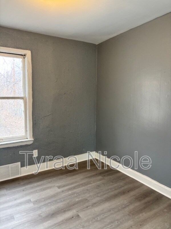 Building Photo - 14461 Lappin St