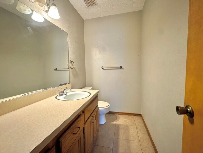 Building Photo - BRO313-315